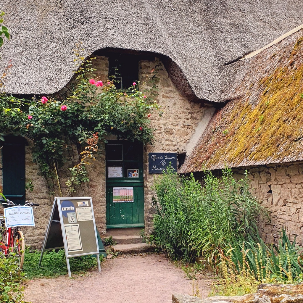 Le village de Kerhinet dans le Parc régional de Brière. 3 le village de Kerhinet parc de Brière