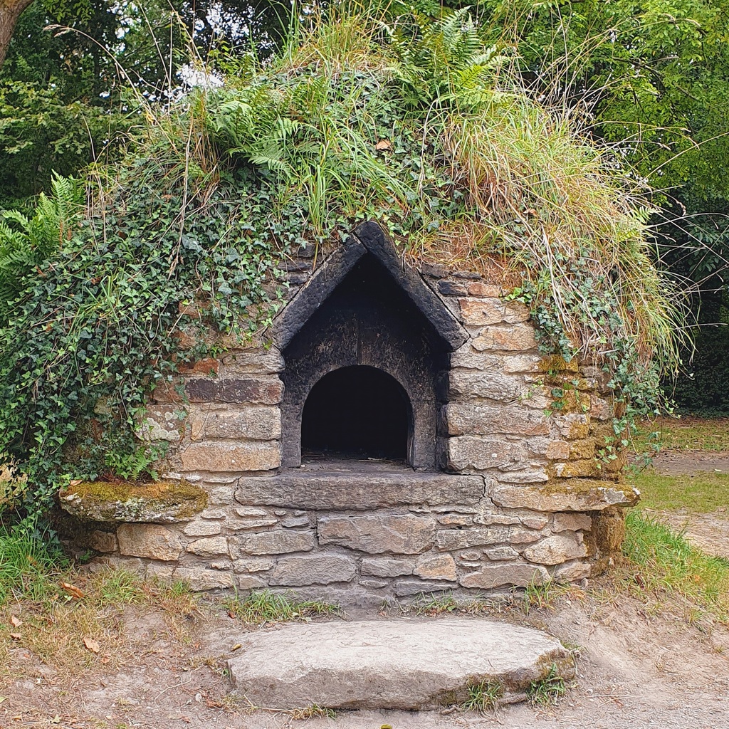 Le village de Kerhinet dans le Parc régional de Brière. 5 le village de Kerhinet parc de Brière
