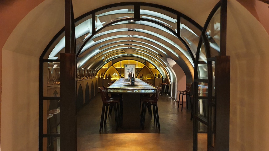 Dans les Caves du Louvre. 4 Les caves du Louvre escapades amoureuses Paris