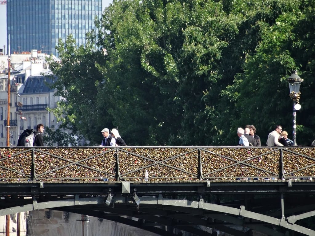 Les cadenas d'amour du Pont des Arts 22 pontdesarts08