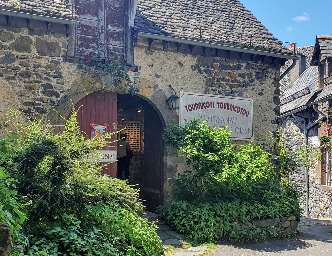 ESCAPADE A SALERS DANS LE CANTAL 16 salers boutique Tournicoti tournicotou