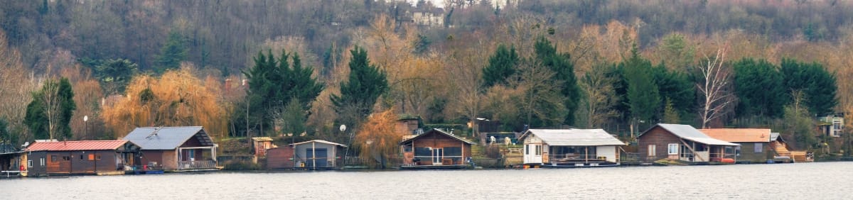 Les chalets flottants de l'étang de la Galiotte. 2 les chalets flottants de l'étang de la Galiotte Escapades amoureuses