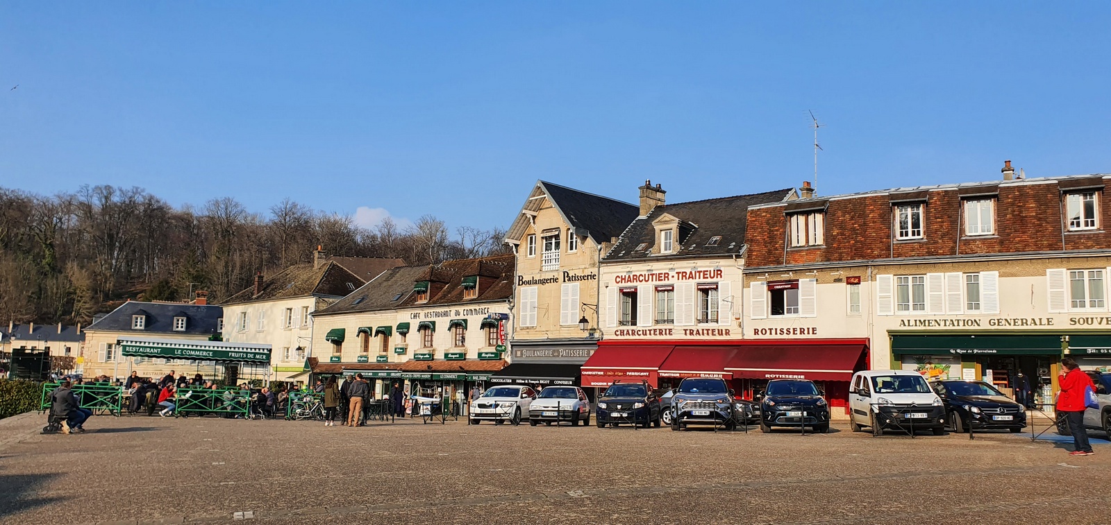 Pierrefonds : un village, un château, un lac. 7 Village de Pierrefonds