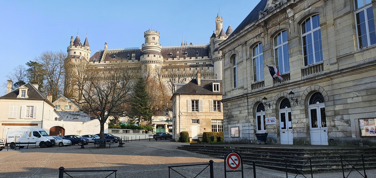 Pierrefonds : un village, un château, un lac. 9 Village de Pierrefonds