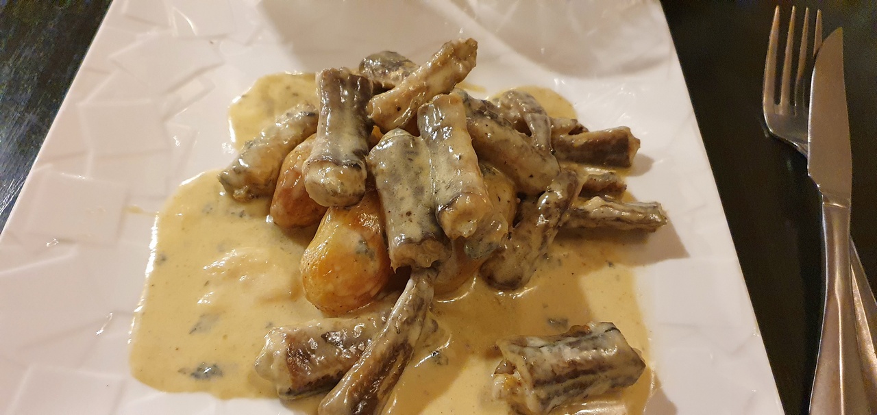 Le village de Kerhinet dans le Parc régional de Brière. 8 auberge de kerhinet