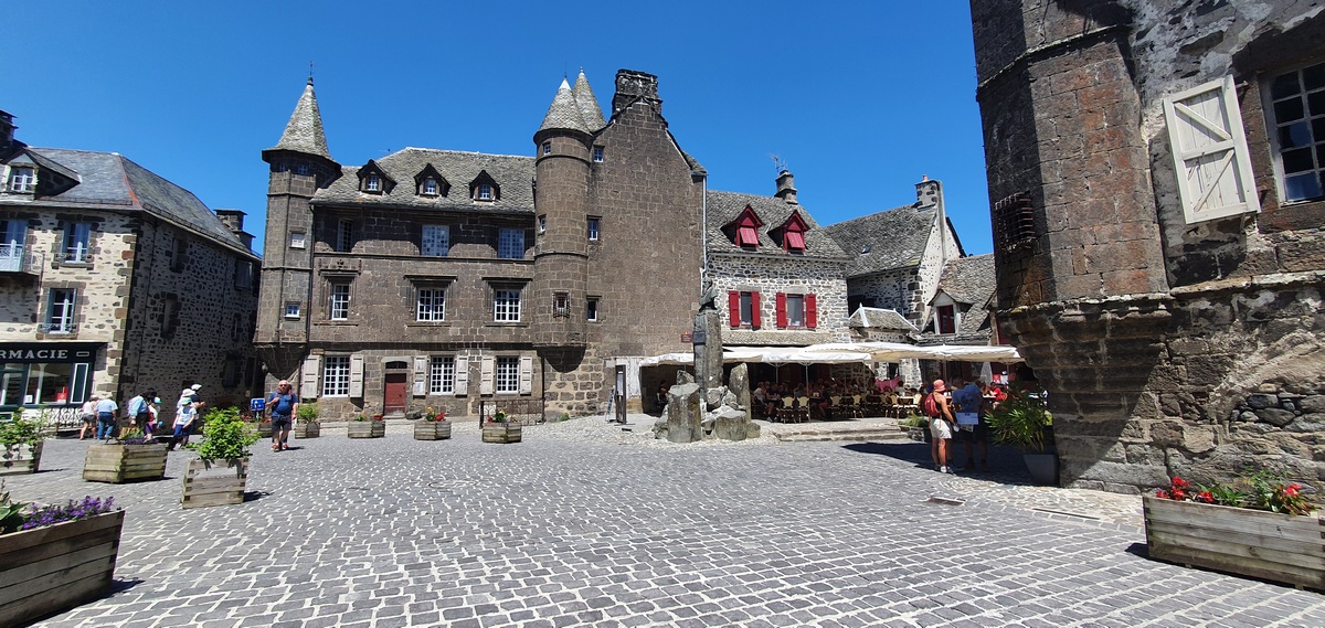 ESCAPADE A SALERS DANS LE CANTAL 2 Escapade à Salers dans le Cantal