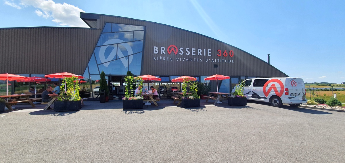 ESCAPADE A SALERS DANS LE CANTAL 17 BRASSERIE 360 SALERS