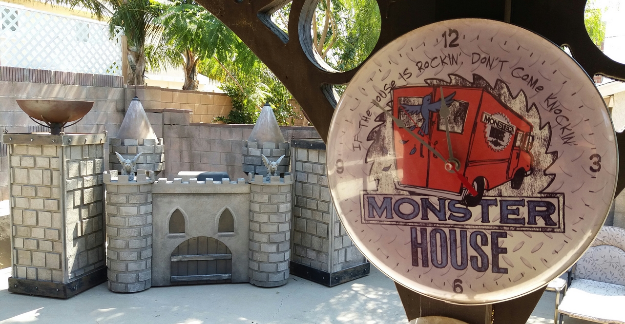 Séjourner dans le décor d'un film avec Airbnb 9 maison des monstres magiques airbnb