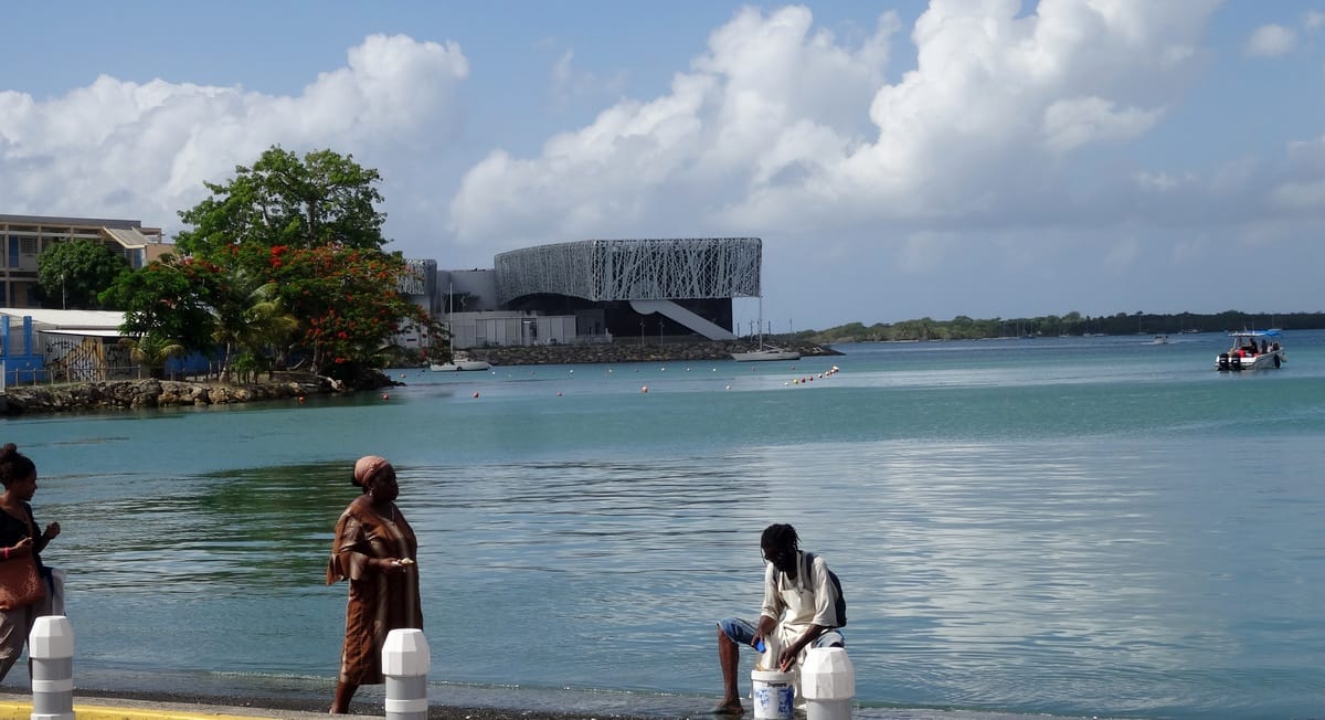 Guadeloupe : direction l'îlet Caret dans le Grand cul de sac marin. 3 Guadeloupe port de pointe-à-pitre