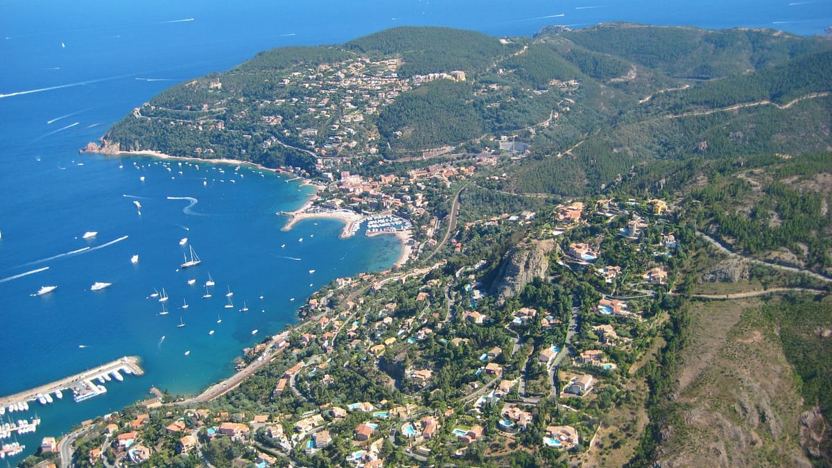 # En France Aussi : le Massif de l'Esterel vu du ciel 2 esterel04.jpg