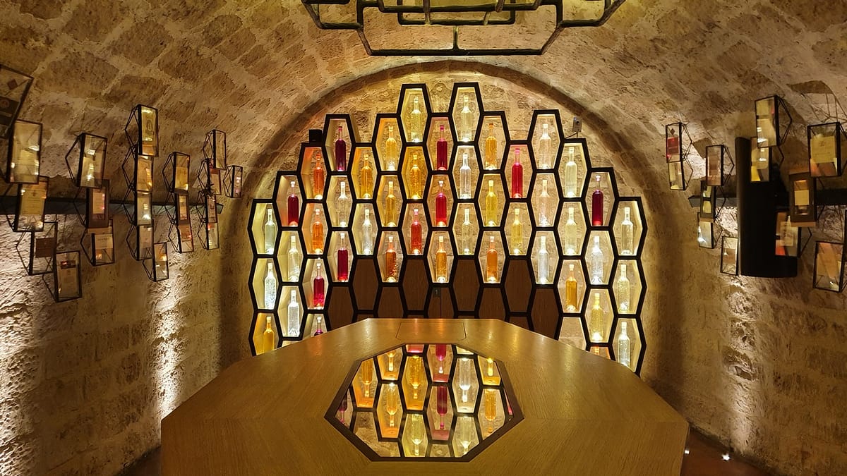 Dans les Caves du Louvre. 6 Les caves du Louvre escapades amoureuses Paris