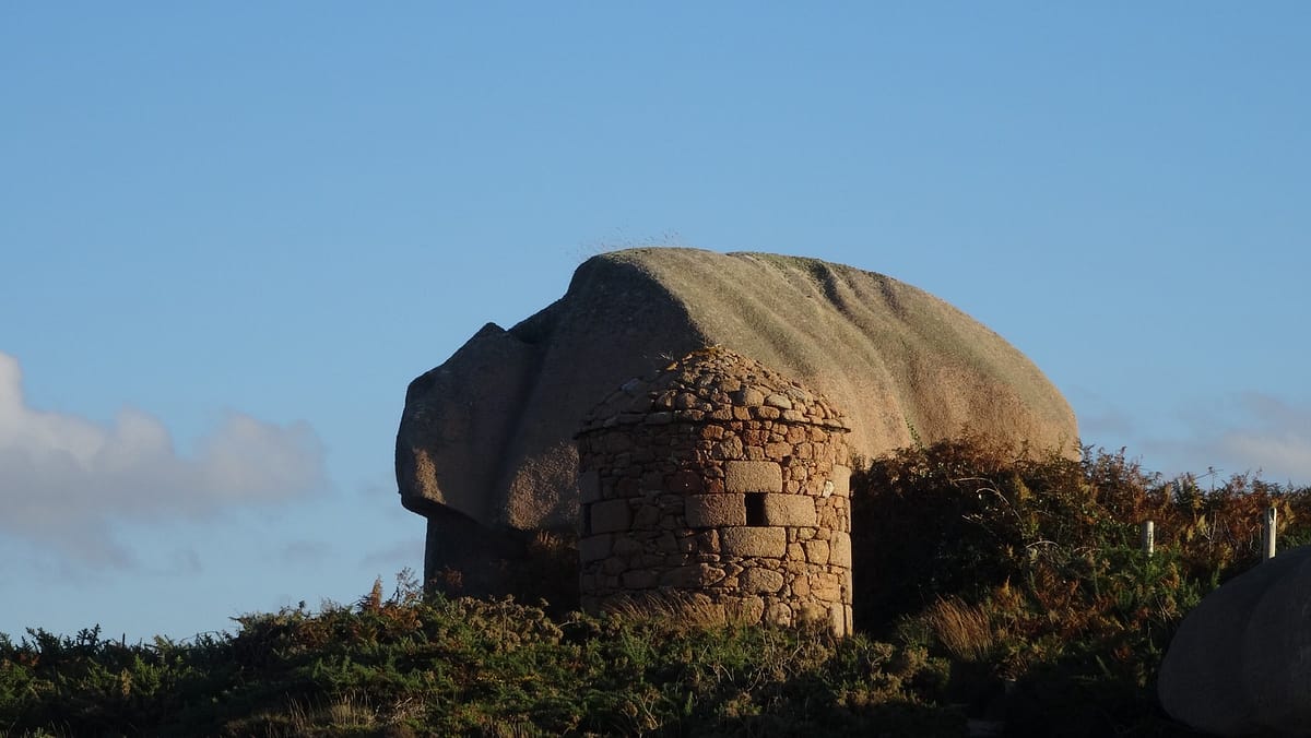 A Ploumanac'h : une promenade romantique entre terre et mer. 8 sentierdouaniers14 Ploumanac'h ploumanach cote de granit rose