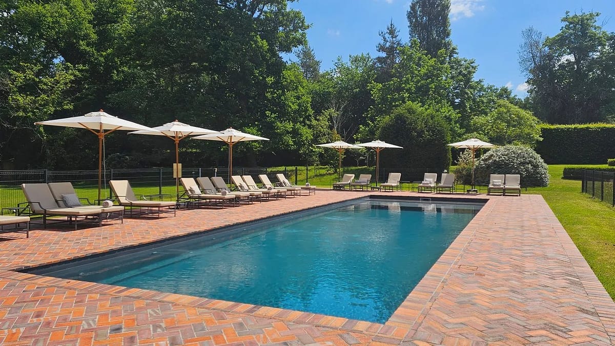 Hôtel spa en Sologne : week-end détente à La Borde 20 piscine familiale La Borde en Sologne Château & spa escapadesamoureuses