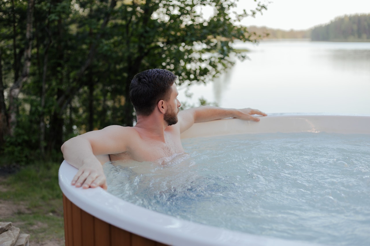 Préparer un week-end en amoureux 2 partir en amoureux Escapadesamoureuses.com jacuzzi