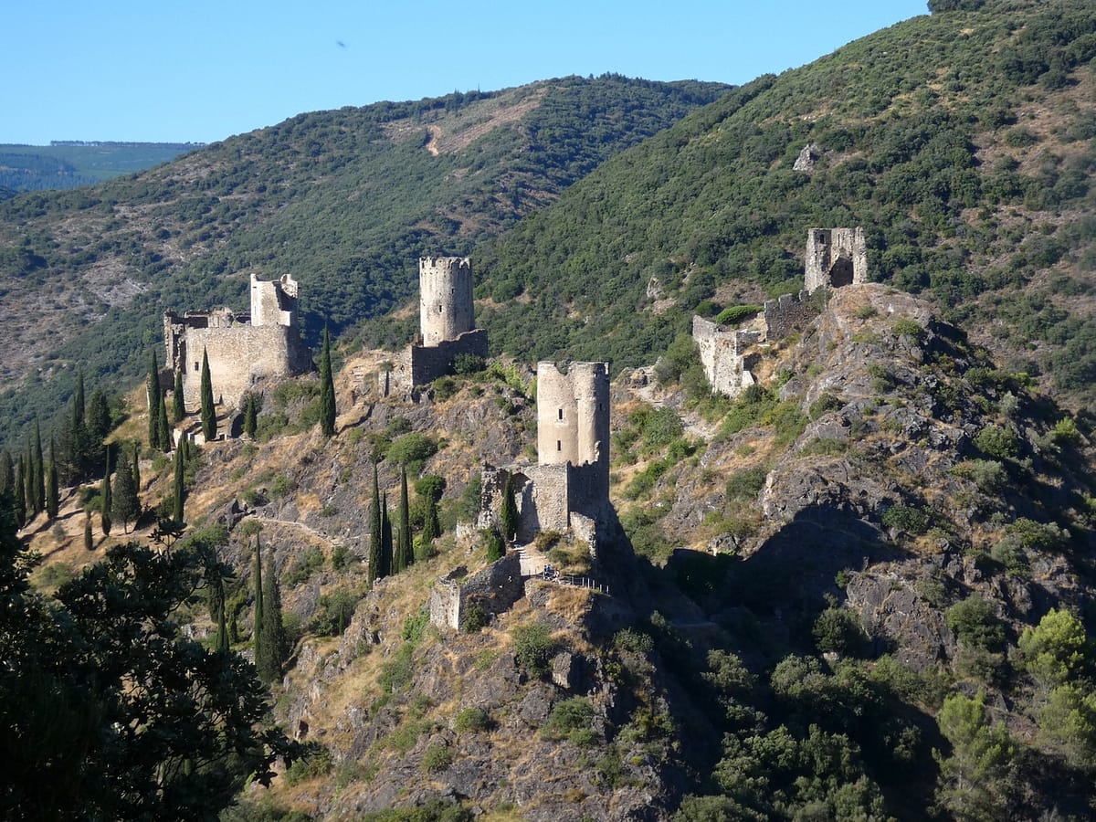 Les 4 châteaux de Lastours. 5 les 4 châteaux de Lastours vus du belvédère escapades amoureuses