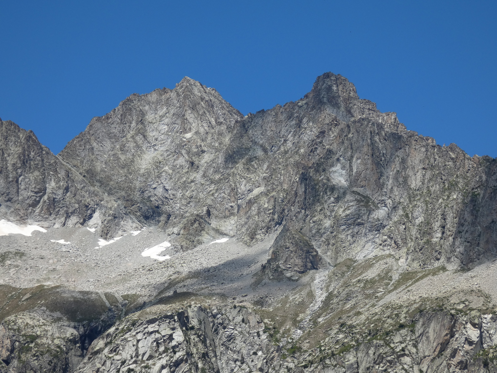 3 lacs de montagne faciles d'accès dans les Pyrénées. 11 Lac de Cap de Long balade facile pyrénées