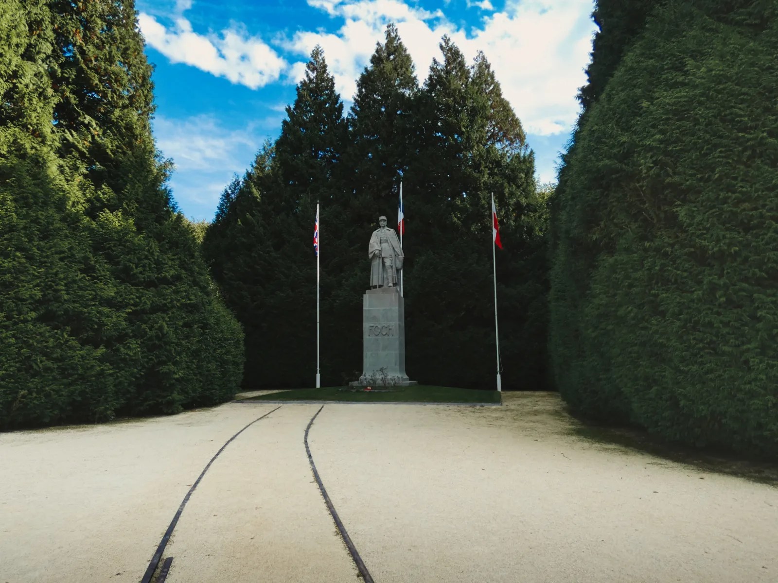 Visiter le Wagon de l'Armistice à Compiègne : site historique 14-18 4 Compiègne : clairiere de rethondes