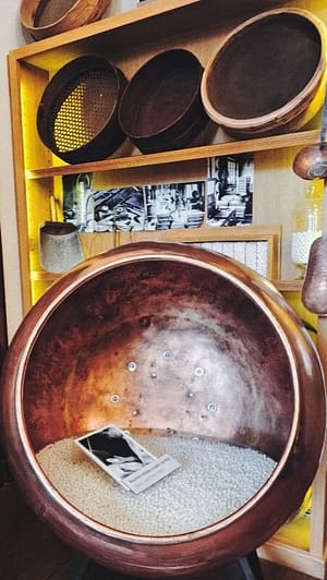 Visiter Flavigny-sur-Ozerain : plus beau village de Bourgogne 7 Bourgogne : musée des anis de flavigny