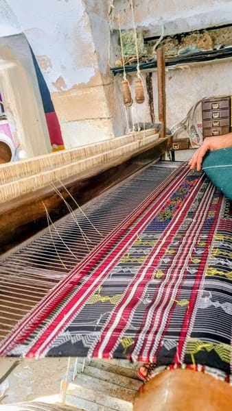 Mahdia, la perle méconnue de la Tunisie : guide et récit d'une semaine idéale. 6 Métier à tisser avec motifs colorés