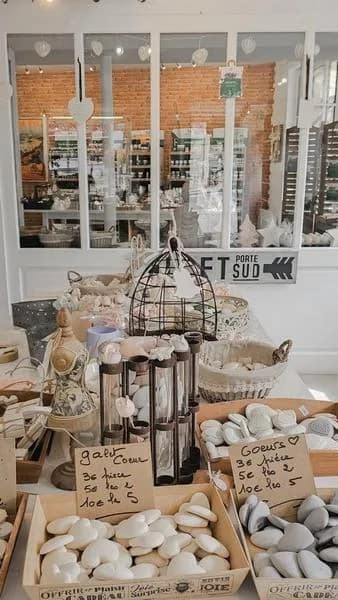 Visiter le Château de la Roche-Guyon : sortie d'un jour près de Paris 10 La Maison Olfactive La Roche Guyon dans le Val d'Oise