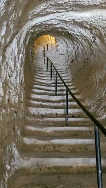 Visiter le Château de la Roche-Guyon : sortie d'un jour près de Paris 6 Château de la Roche-Guyon le donjon