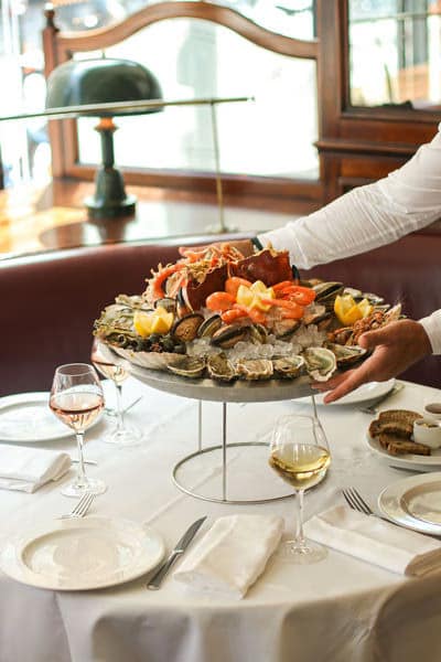 Où déguster des fruits de mer à Paris ? 3 Plateau de fruits de mer élégant