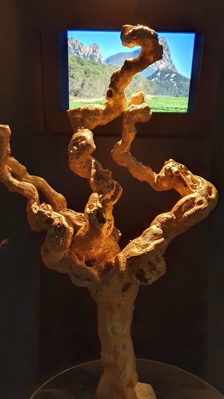 Dans les Caves du Louvre. 5 Les caves du Louvre escapades amoureuses Paris