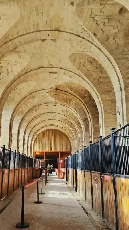 Visiter le sublime Château de Chantilly lors des Journées des Plantes. 11 Les grandes écuries du Château de Chantilly