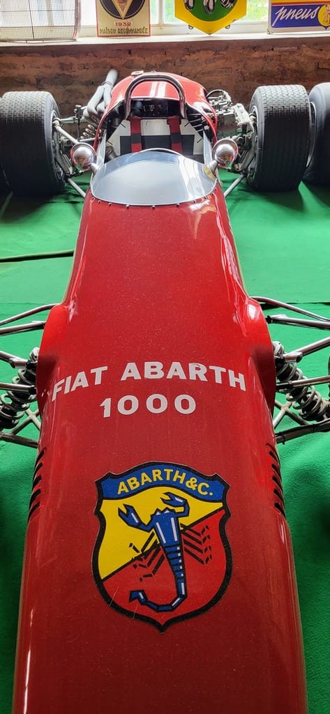 Découvrez la Bourgogne romantique : Vins, châteaux et douceurs pour deux. 3 Chateau de savigny les beaune