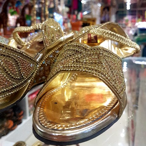 Sur la route des Indes à la Courneuve. 14 communautetamoul27