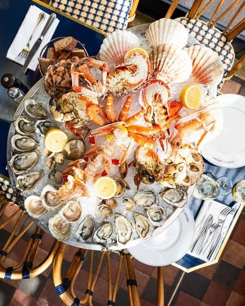 Où déguster des fruits de mer à Paris ? 9 Plateau de fruits de mer frais.