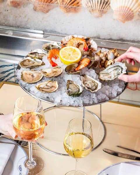 Où déguster des fruits de mer à Paris ? 8 Plateau de fruits de mer et champagne