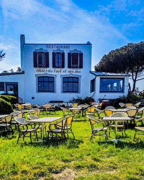 Visiter les îles Chausey depuis Granville : guide complet 9 sur les iles chausey Normandie escapades amoureuses