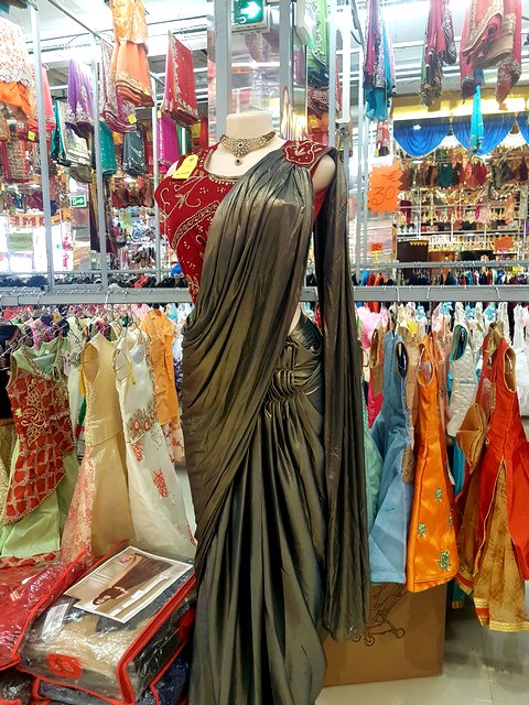 Sur la route des Indes à la Courneuve. 12 communautetamoul30