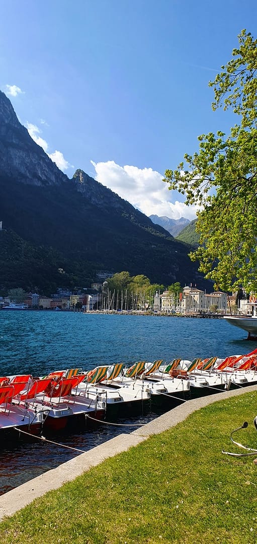 Escapade en Italie au bord du Lac de Garde. 25 Riva del Garda au bord du lac de Garde Italie Escapades amoureuses