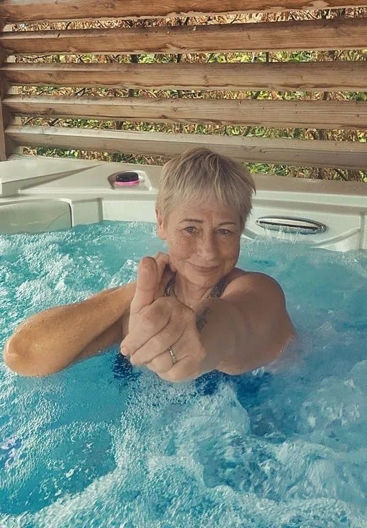 Où dormir en Bourgogne ? Domaine des Prés Verts, hôtel de charme 14 jacuzzi privatif domaine des Prés verts Bourgogne