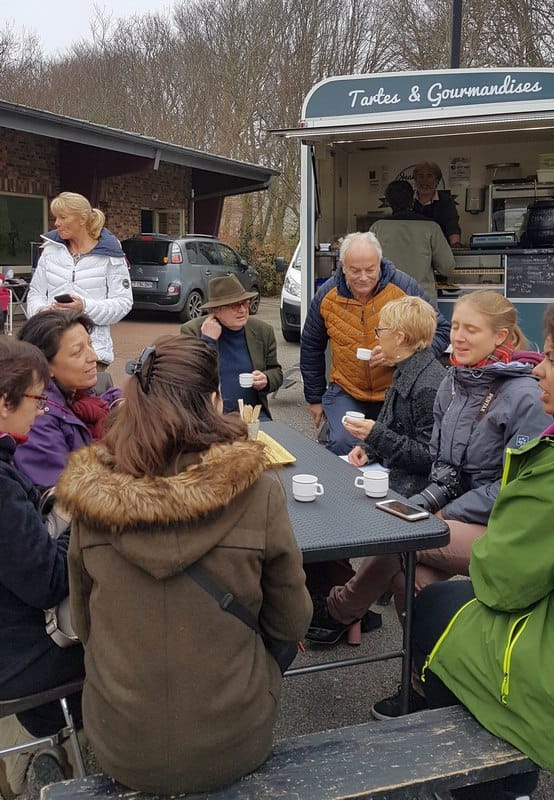 Chambres d'hôtes Fenêtres-sur-mer : 10 ans ! 17 avec le maire de sainte-marguerite sur mer au marché des producteurs locaux