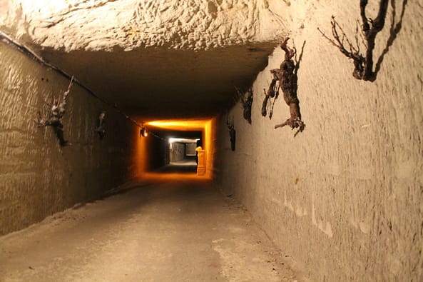 Troglo Dégusto : une balade oenologique au coeur d'un site troglodyte. 2 troglodegusto17