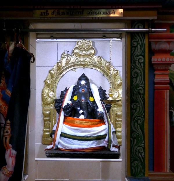 Sur la route des Indes à la Courneuve. 4 TEMPLE DE SHIVA LA COURNEUVE ENFRANCEAUSSi ganesh