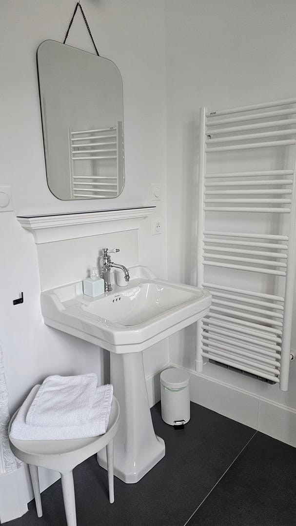 Week-end à Beaune : Entre Hospices et Caves, un voyage dans le temps 24 La Cour de Beaune hébergement week-end à Beaune chambre d'hôtes haut de gamme