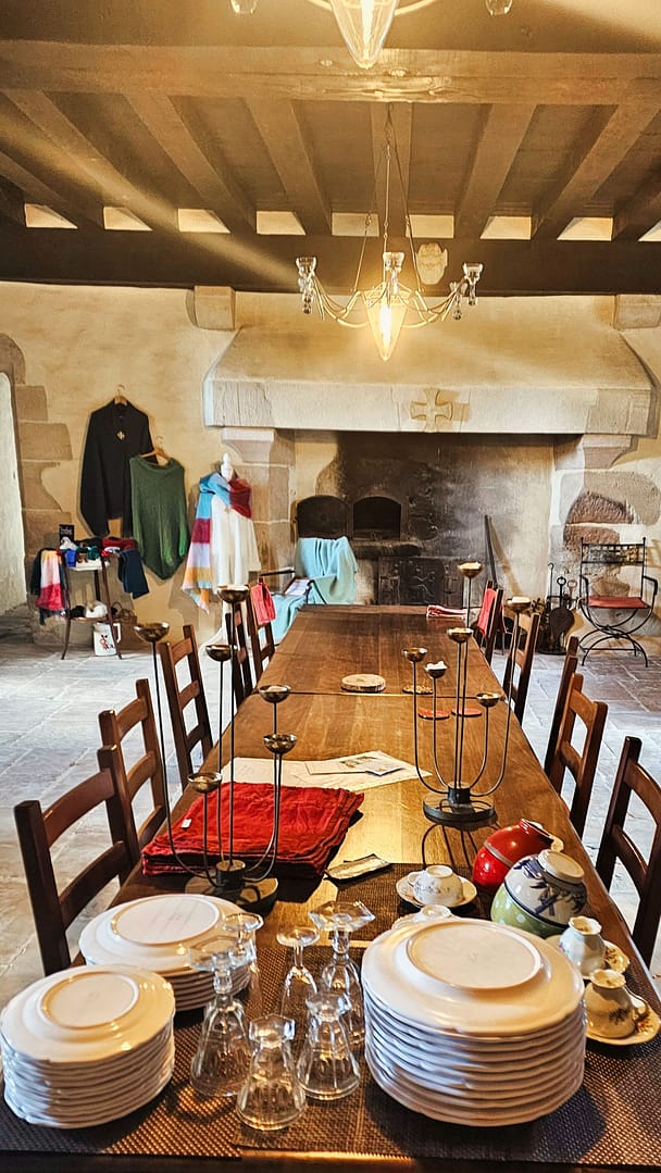 Dormir dans un château dans l'Aude : Château de Mézerville 23 Château médiéval chambre d'hôte Aude : Mézerville