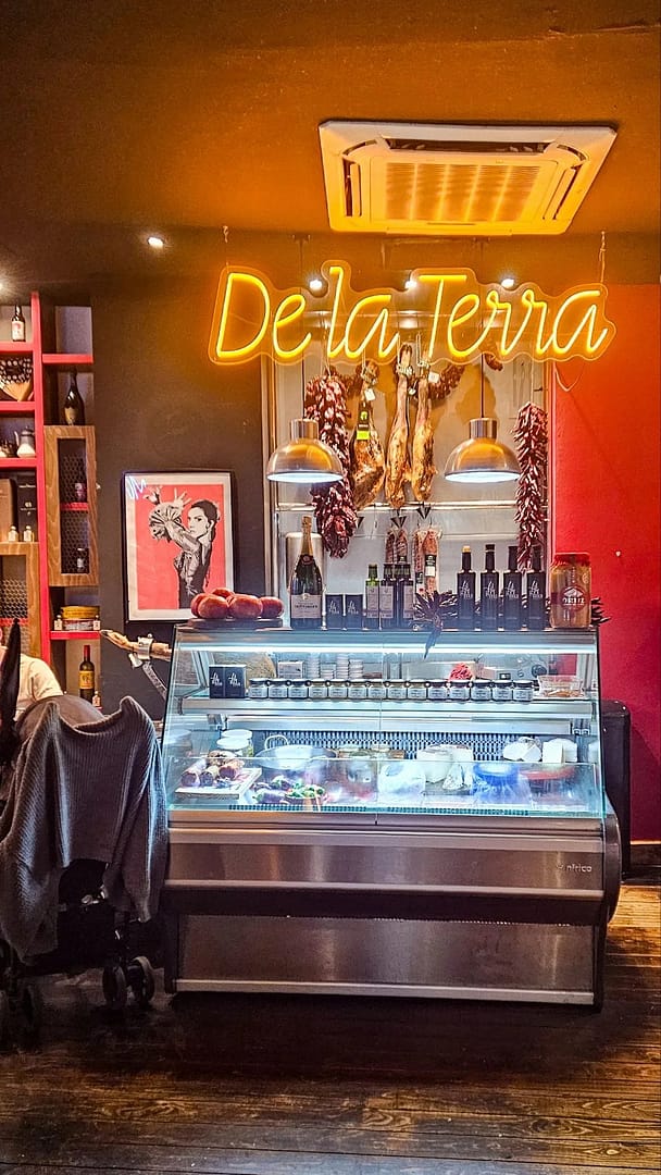 Que faire à Valencia en 3 jours ? Itinéraire complet + conseils 26 restaurant tapas La Lola Valencia