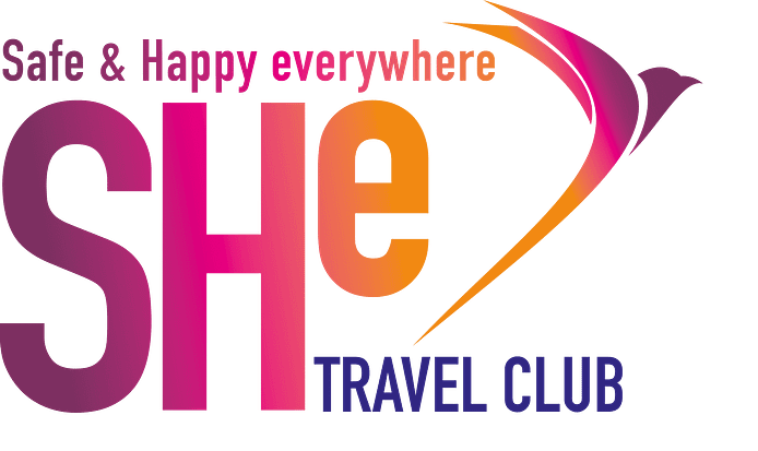 Le SHe Travel Club pour améliorer le voyage des femmes. 1 logo she travel club