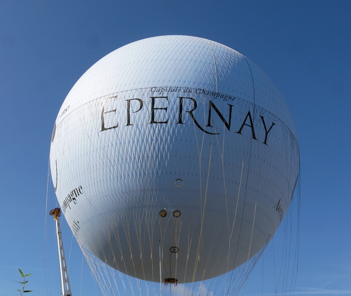 Visiter Epernay, capitale du Champagne en lumières. 3 Epernay les habits de lumière