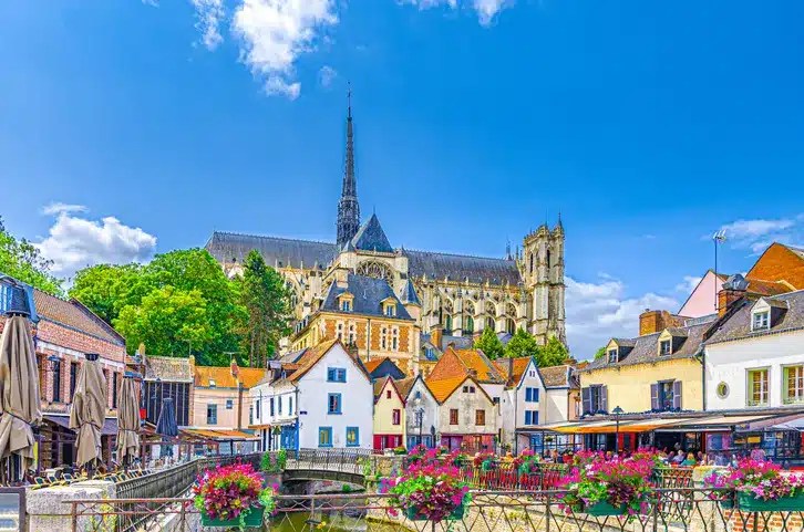 Quelles sont les régions les plus romantiques de France ? 1 iStock 1920159168
