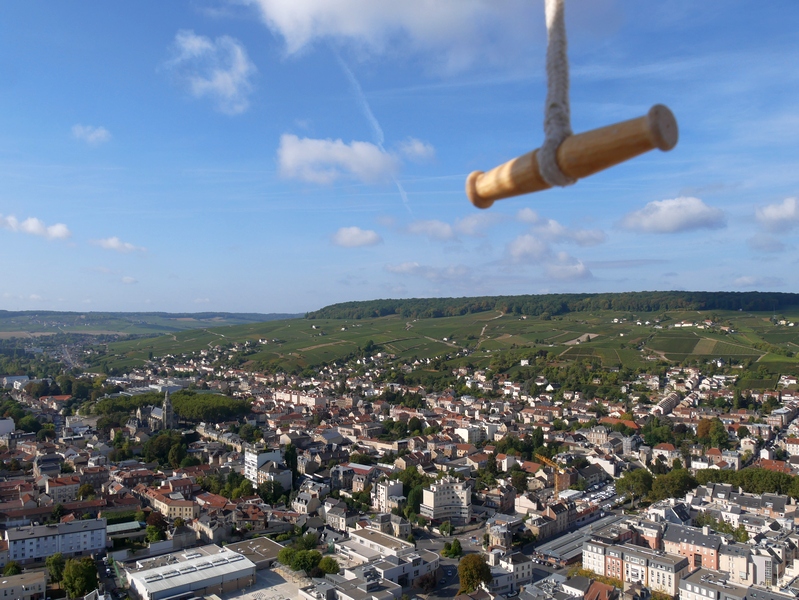 Visiter Epernay, capitale du Champagne en lumières. 6 Epernay les habits de lumière champagne