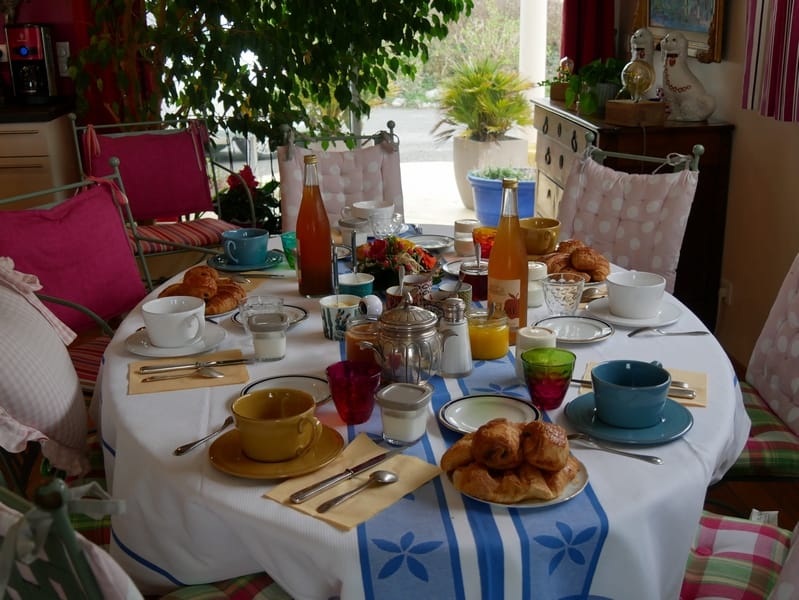 Chambres d'hôtes Fenêtres-sur-mer : 10 ans ! 7 Petit-déjeuner dans la chambre d'hôtes Fenetres sur mer à Sainte-marguerite-sur-mer Normandie Seine-Maritime