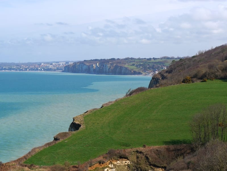 Chambres d'hôtes Fenêtres-sur-mer : 10 ans ! 53 cimetière marin de Varengeville