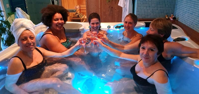 Rencontre avec Nathalie de Fenêtres-sur-mer. 2 dans le spa à Fenetres sur mer sainte-marguerite sur mer Seine-Maritime Normandie