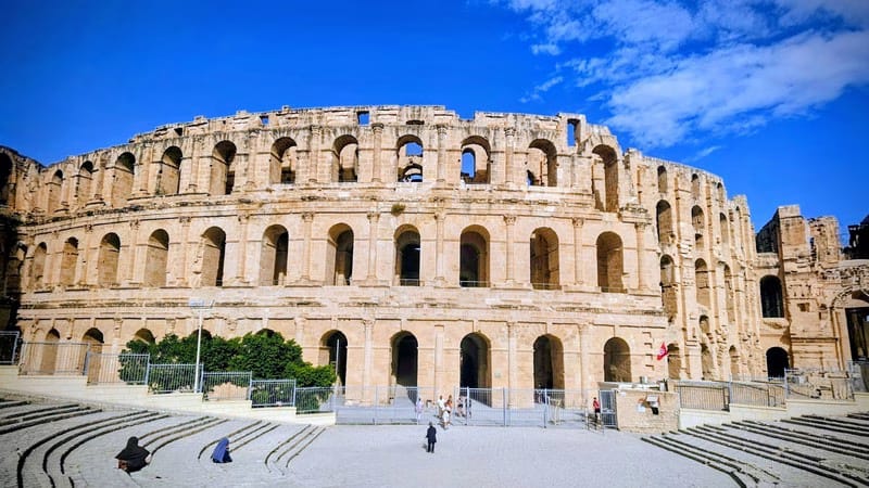 Mahdia, la perle méconnue de la Tunisie : guide et récit d'une semaine idéale. 16 Colisée romain sous un ciel bleu